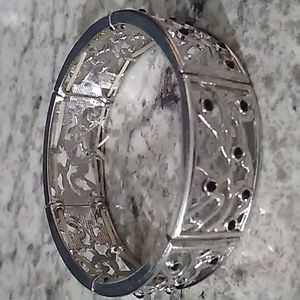 Silver-tone elastic bracelet